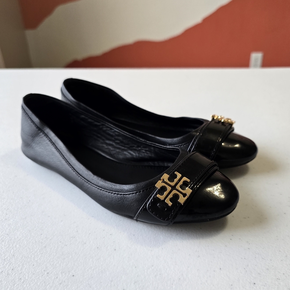 TORY‎ BURCH Eloise Black Patent Leather/Gold Logo Ballet Flat Shoes 8.5 M